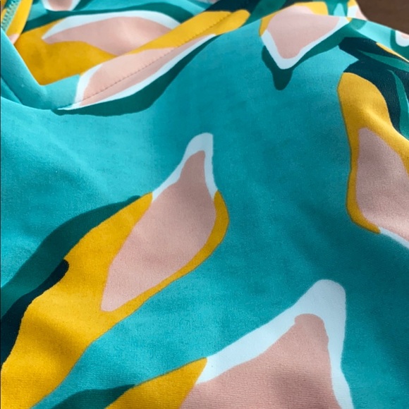 Women's Criss Cross Back 1pc Swimsuit Tropical - Picture 10 of 11